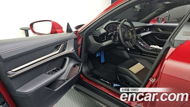 Porsche 타이칸 турбо, 2025 10