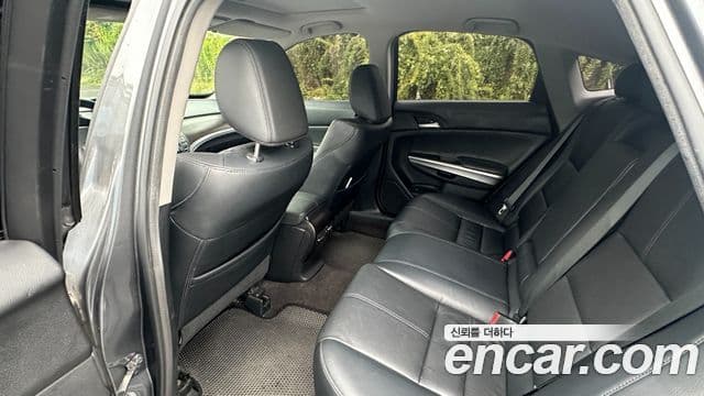 Honda 크로스투어 1세대, 2013 10