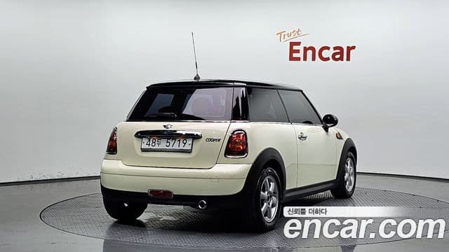 Mini Cooper SE, 2010 2