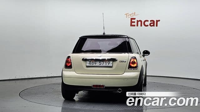 Mini Cooper SE, 2010 4