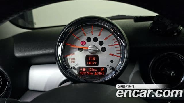 Mini Cooper SE, 2010 8