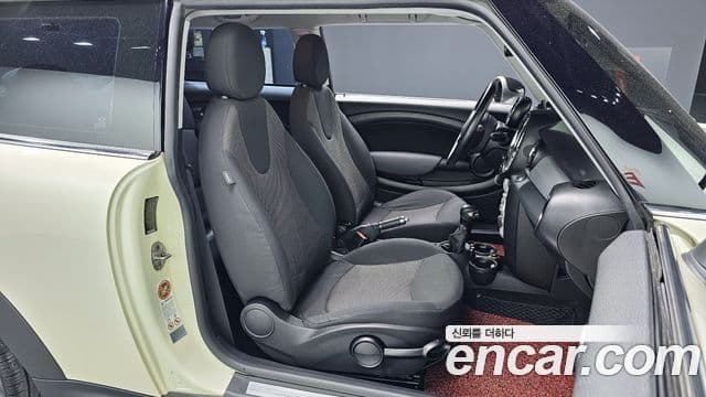 Mini Cooper SE, 2010 10