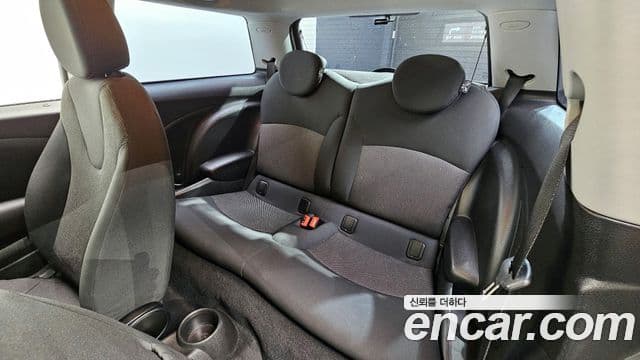 Mini Cooper SE, 2010 12