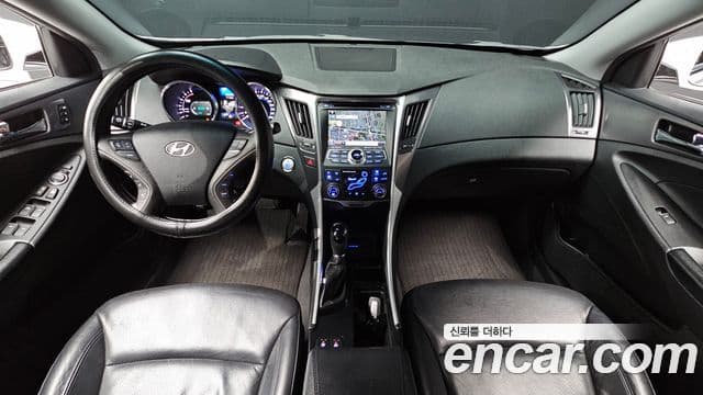 Hyundai Sonata гибрид Royal, 2012 7