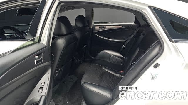 Hyundai Sonata гибрид Royal, 2012 11