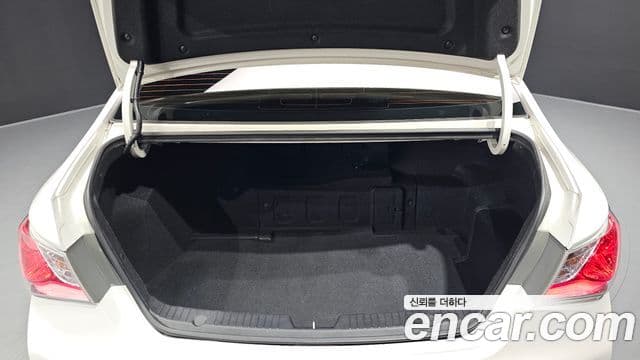 Hyundai Sonata гибрид Royal, 2012 20