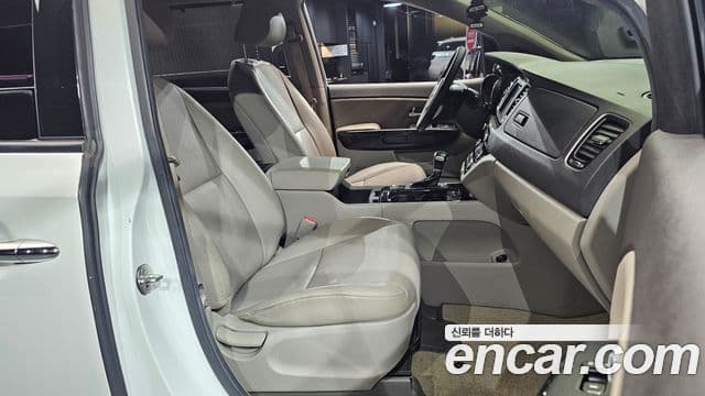 Kia All New Carnival Prestige, 2018 10