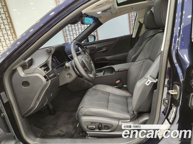 Lexus ES300h 7세대 Executive, 2026 9