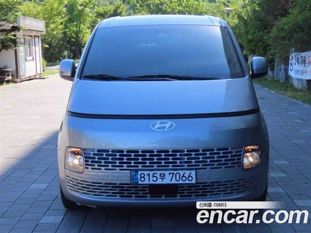 Hyundai Staria Modern, 2025 1