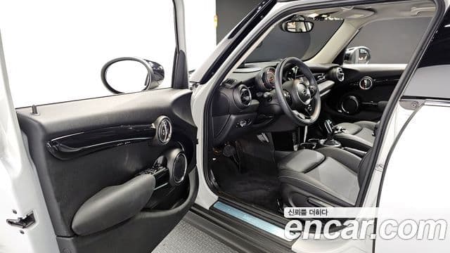 Mini Cooper 3세대, 2020 11