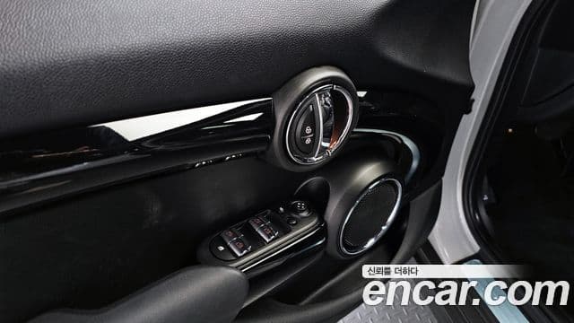 Mini Cooper 3세대, 2020 18