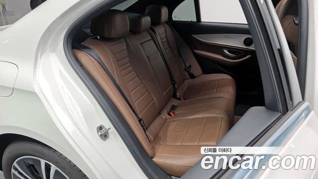 Mercedes-Benz E-класс W213 Avantgarde, 2021 12