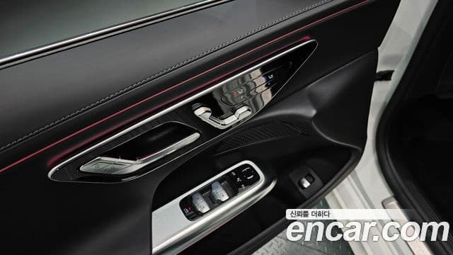 Mercedes-Benz E-класс W214 Avantgarde, 2025 19