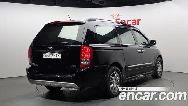 Kia Carnival R Premium, 2013 2