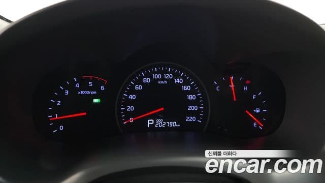 Kia Carnival R Premium, 2013 8