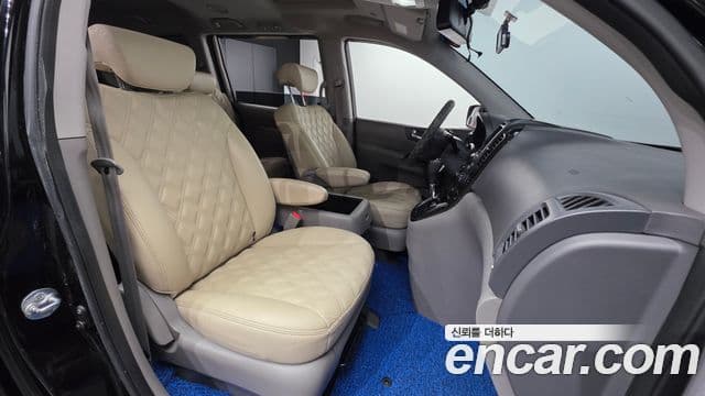Kia Carnival R Premium, 2013 10