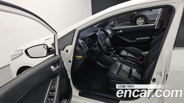 Kia The / новый New K3 Style, 2018 10