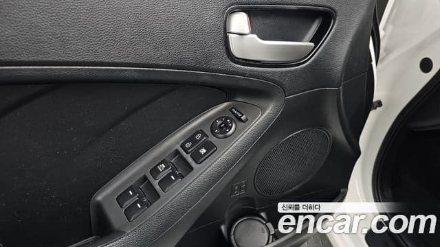 Kia The / новый New K3 Style, 2018 16