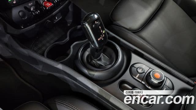 Mini Cooper D 클럽맨 2세대, 2019 9