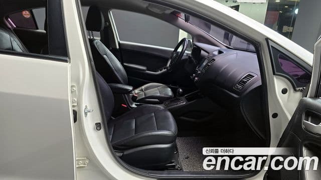 Kia K3 Trendy, 2013 10