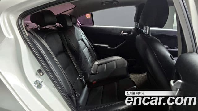 Kia K3 Trendy, 2013 12