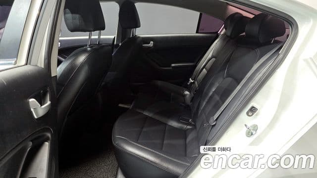 Kia K3 Trendy, 2013 13