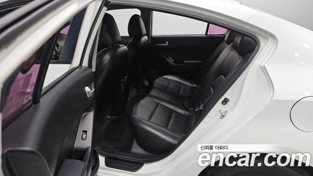 Kia K3 Deluxe, 2013 11