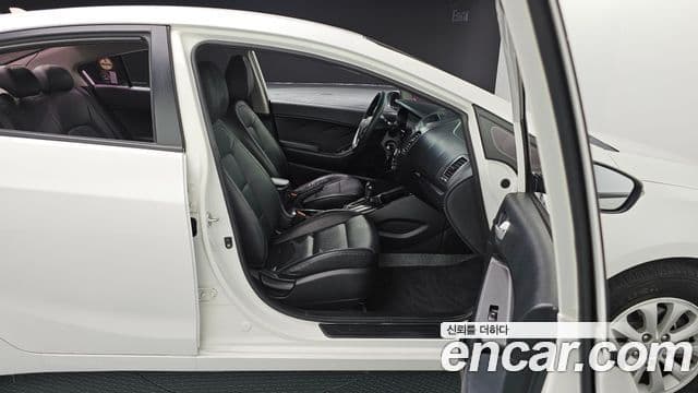 Kia K3 Deluxe, 2013 12