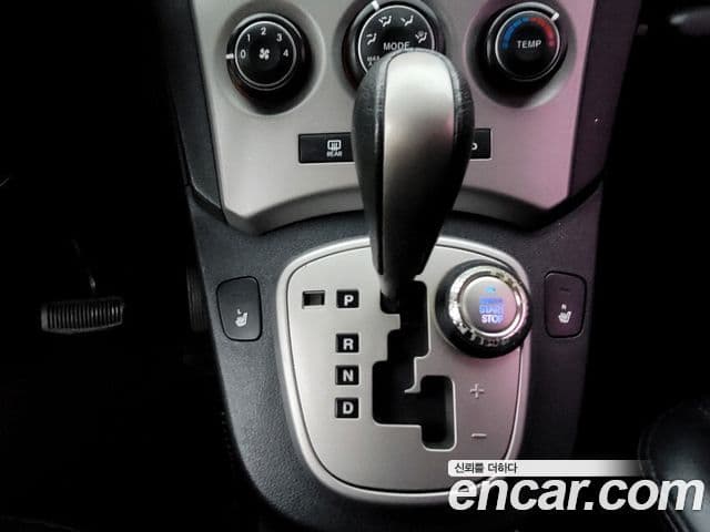 Kia 뉴카렌스 люксовая версия Family, 2009 9