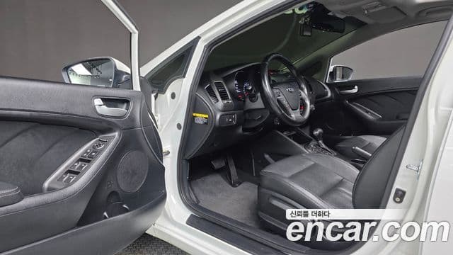 Kia K3 Luxury, 2013 12