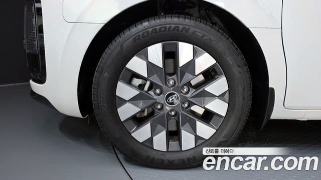 Hyundai Staria Inspiration, 2023 все фото