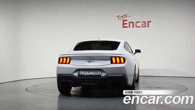 Ford Mustang 7세대 2.3 EcoBoost Premium купе, 2024 4