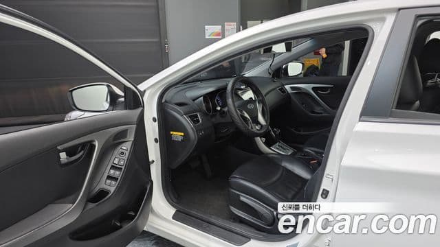 Hyundai Avante MD Luxury, 2012 10