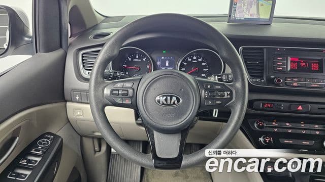 Kia All New Carnival 11인승 Deluxe, 2015 13