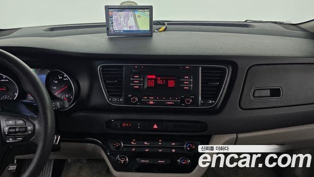 Kia All New Carnival 11인승 Deluxe, 2015 16