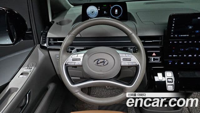 Hyundai Staria Inspiration, 2023 13