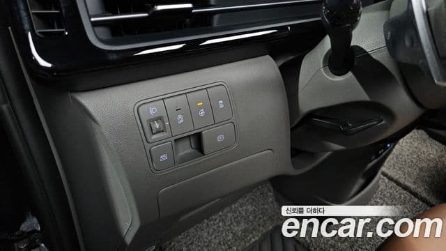 Hyundai Staria Inspiration, 2023 18