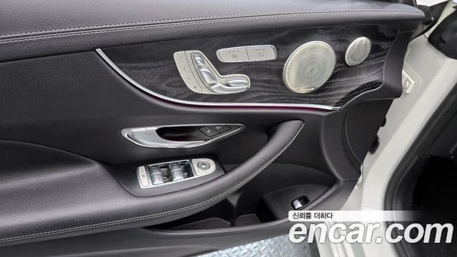 Mercedes-Benz E-класс W213 E220d кабриолет, 2019 18