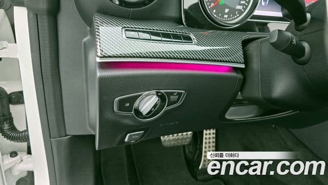 Mercedes-Benz E-класс W213 E220d кабриолет, 2019 19