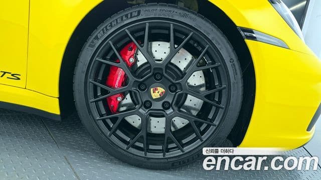 Porsche 911 (992) Carrera 4 GTS кабриолет, 2023 все фото