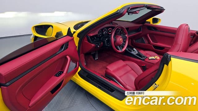 Porsche 911 (992) Carrera 4 GTS кабриолет, 2023 10