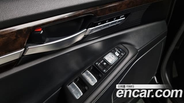 Genesis G90 Premium Luxury, 2019 18