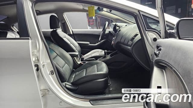 Kia K3 Prestige, 2013 10