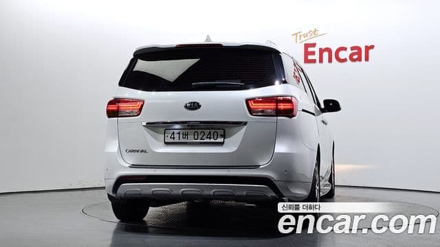 Kia All New Carnival Noblesse, 2016 4