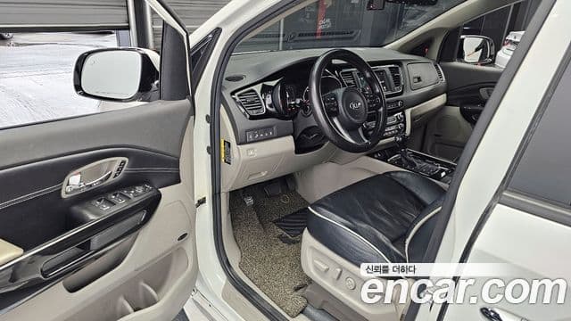 Kia All New Carnival Noblesse, 2016 11