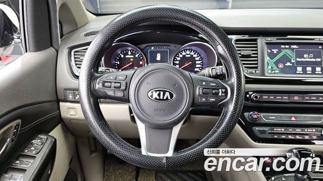 Kia All New Carnival Noblesse, 2016 13