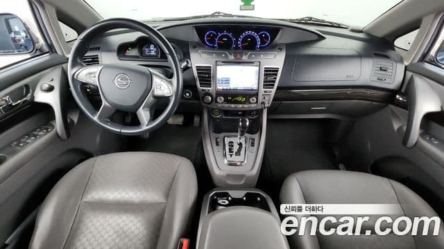 KG모빌리티(SsangYong) Korando 투리스모 4WD TX 9인승, 2016 7