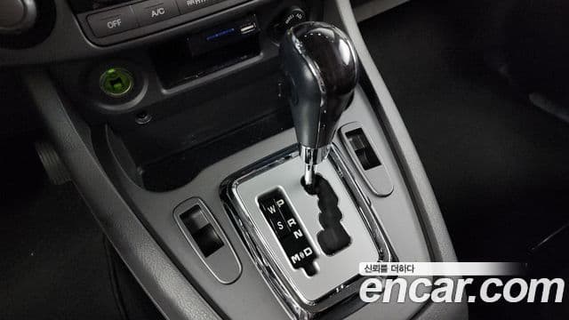 KG모빌리티(SsangYong) Korando 투리스모 4WD TX 9인승, 2016 9