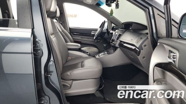 KG모빌리티(SsangYong) Korando 투리스모 4WD TX 9인승, 2016 11