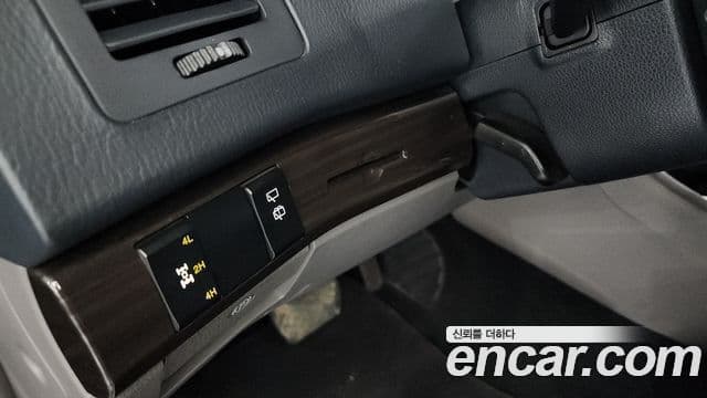 KG모빌리티(SsangYong) Korando 투리스모 4WD TX 9인승, 2016 19